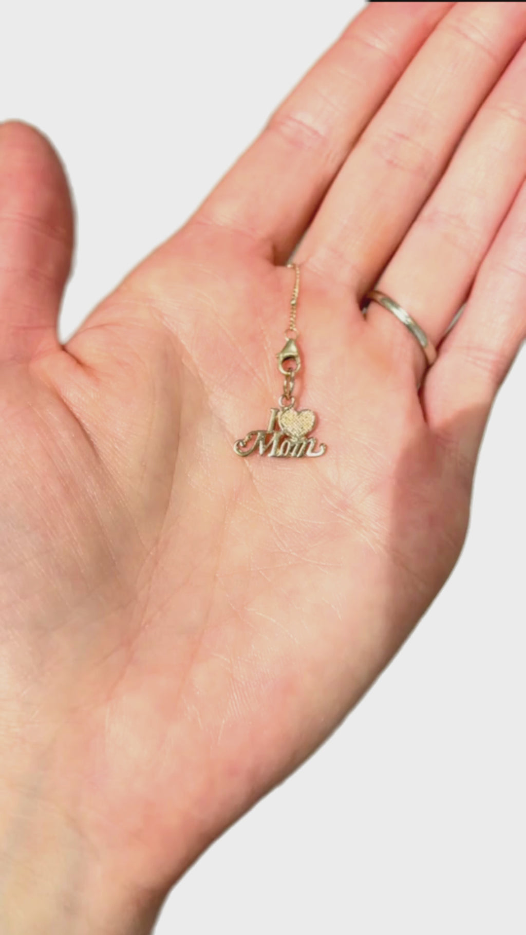 Sweet 10k Gold I Heart Mom Charm